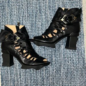 L’ARISTE boot shoes size 40=9/10 black with side zipper Brand New